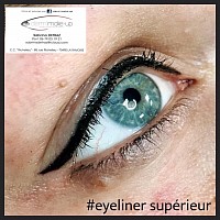 Création d’un eye-liner sur paupière supérieure